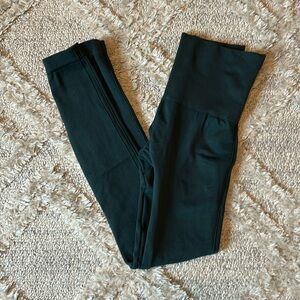 Spanx Look At Me Now Leggings Dark Green. Size Small.